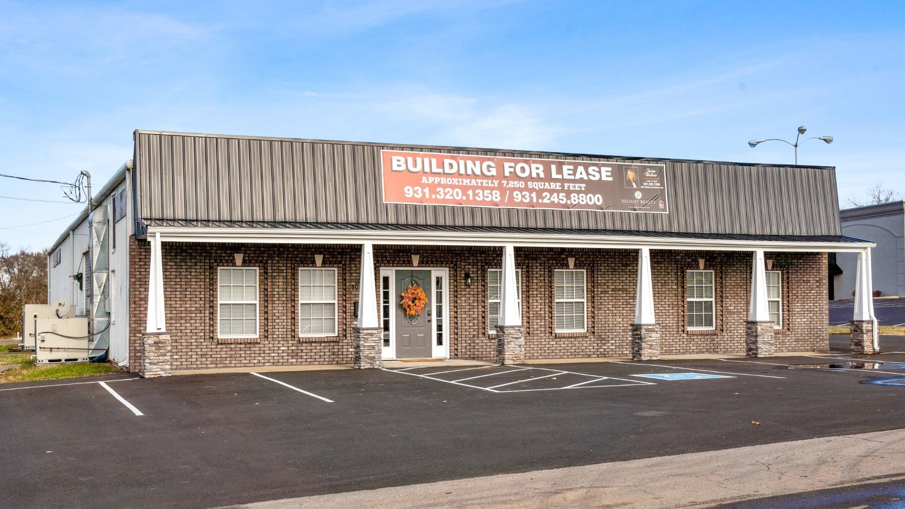 1017 S Riverside Dr, Clarksville, TN 37040