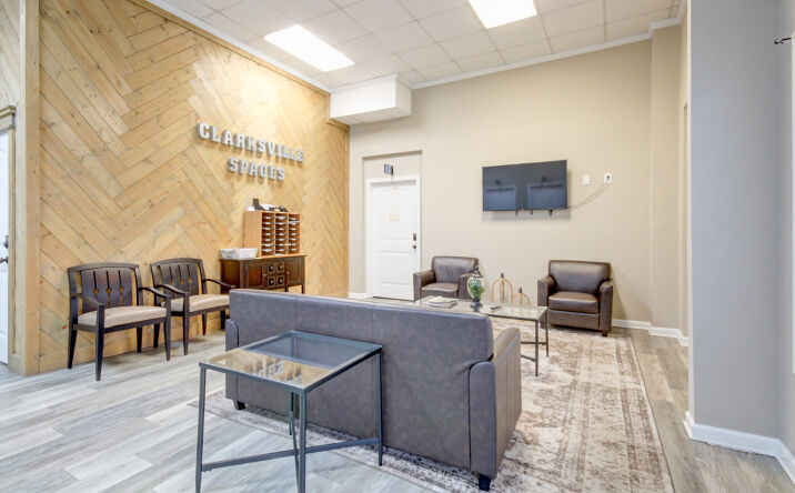 Pictures of Office property located at 1017 S Riverside Dr, Clarksville, TN 37040 for lease - image #1