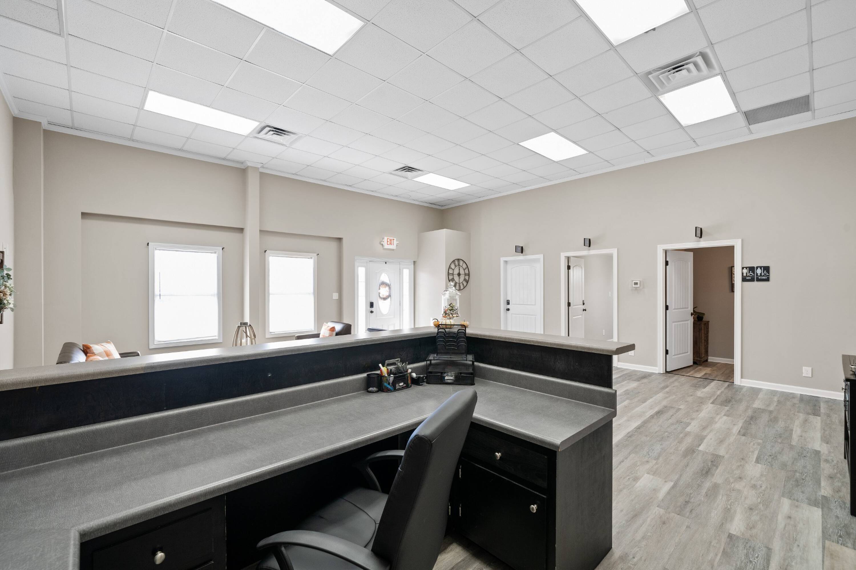 1017 S Riverside Dr, Clarksville, TN 37040