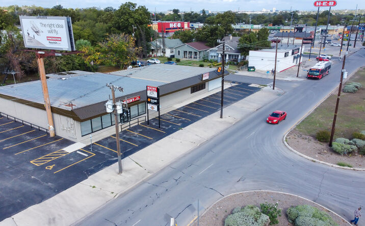 Pictures of Retail, Office, Restaurant property located at 325 N New Braunfels Ave, San Antonio, TX 78202 for sales - image #1