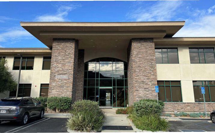 Pictures of Retail property located at 30300 Agoura Rd, Agoura Hills, CA 91301 for lease - image #1