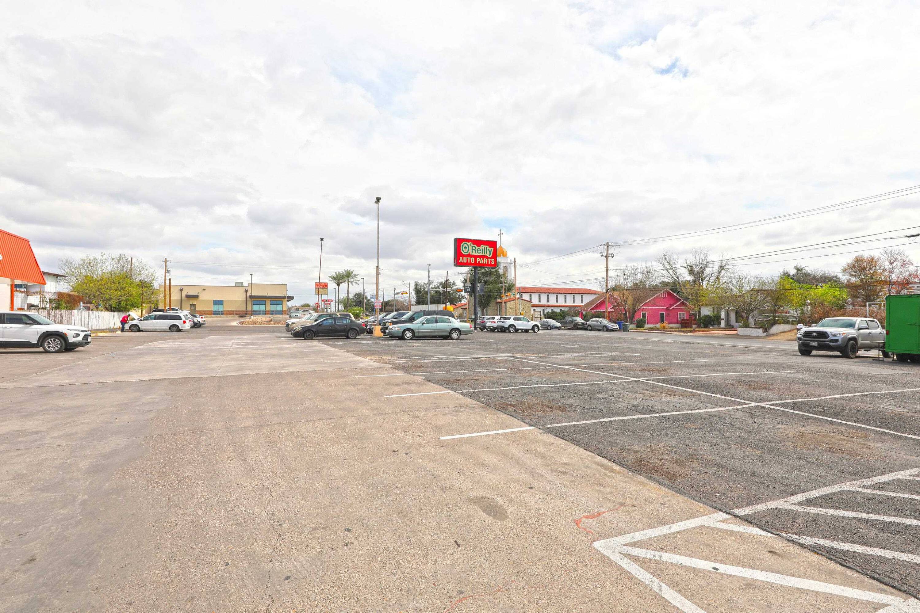 820 Guadalupe St, Laredo, TX 78040