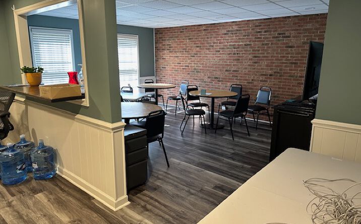 Pictures of Office property located at 2028 Randolph Rd, Charlotte, NC 28207 for lease - image #1