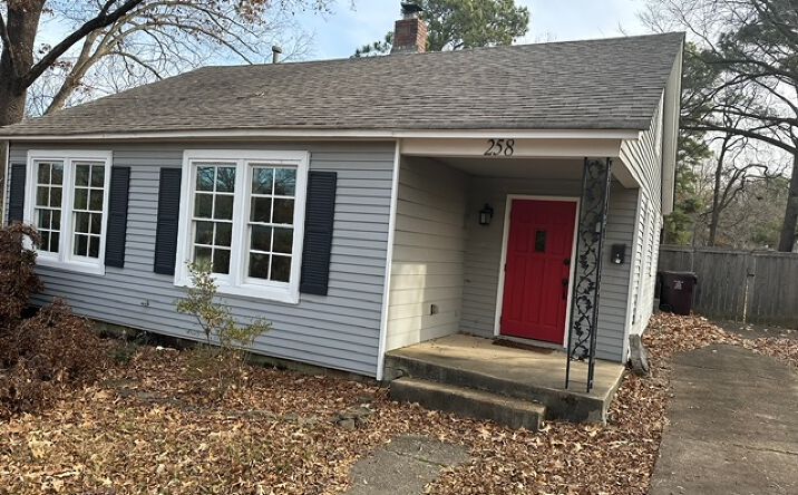 Pictures of Retail, Office, Special Purpose property located at 258 S Center St, Collierville, TN 38017 for lease - image #1
