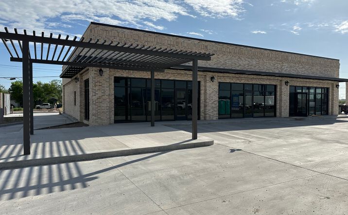 Pictures of Retail, Restaurant property located at 4376 E US Hwy 83, Rio Grande City, TX 78582 for lease - image #1