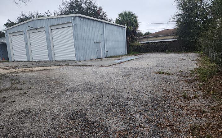 Pictures of Industrial property located at 816 11th Dr SW, Vero Beach, FL 32962 for lease - image #1