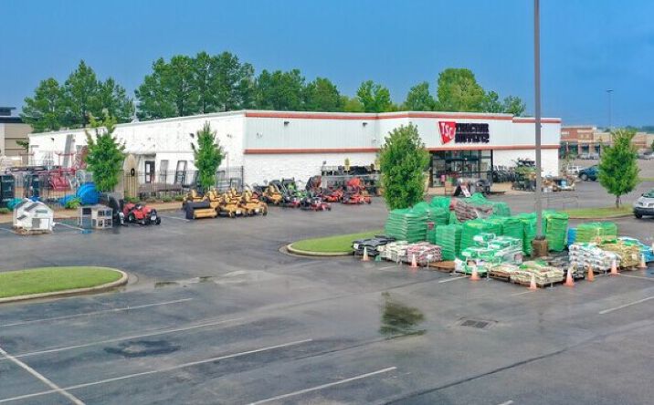 Pictures of Retail property located at 850 Symphony Ln, Tupelo, MS 38804 for lease - image #1