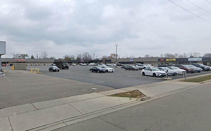 Pictures of Retail, Office property located at 670 W National Rd, Vandalia, OH 45377 for lease - image #1