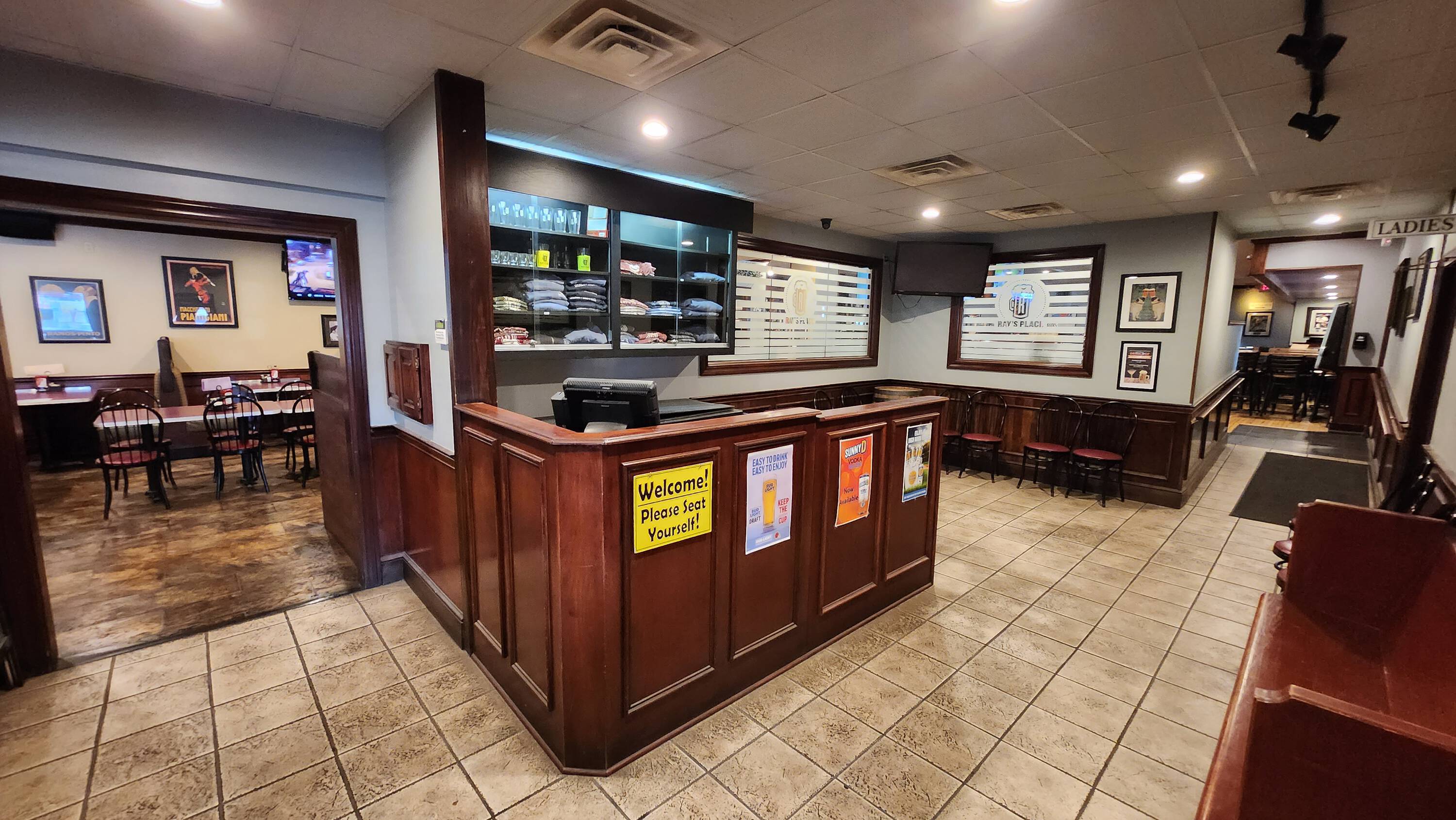 25 Ghent Rd, Fairlawn, OH 44333