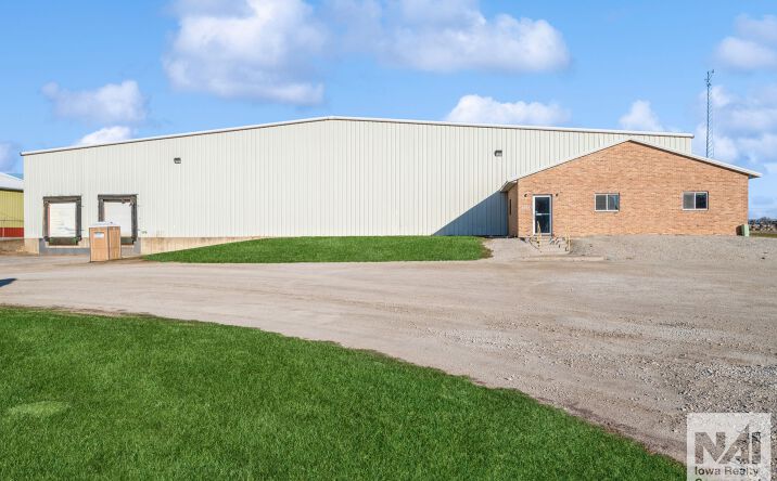 1613 W 1st St, Vinton, IA 52349 | Crexi.com