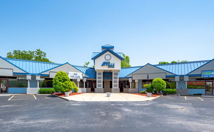 Pictures of Retail property located at 3265 Falls Pkwy, Branson, MO 65616 for lease - image #1