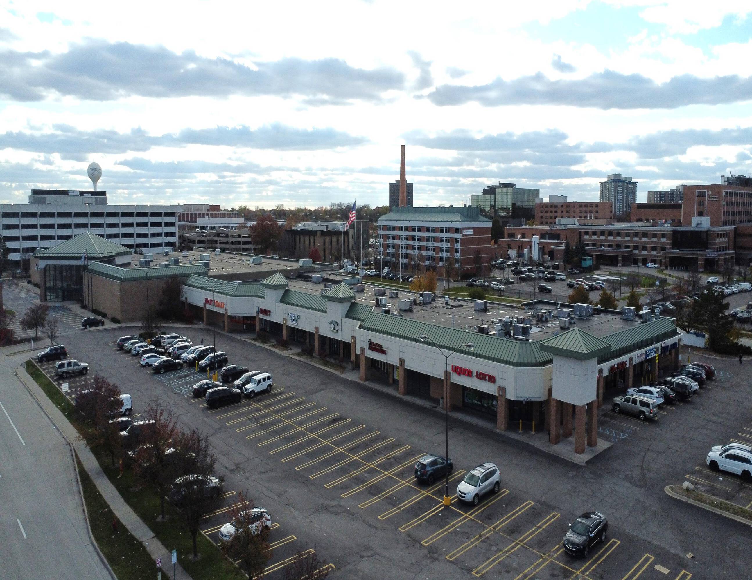 22555 22883 Greenfield Plaza, Southfield, MI 48075