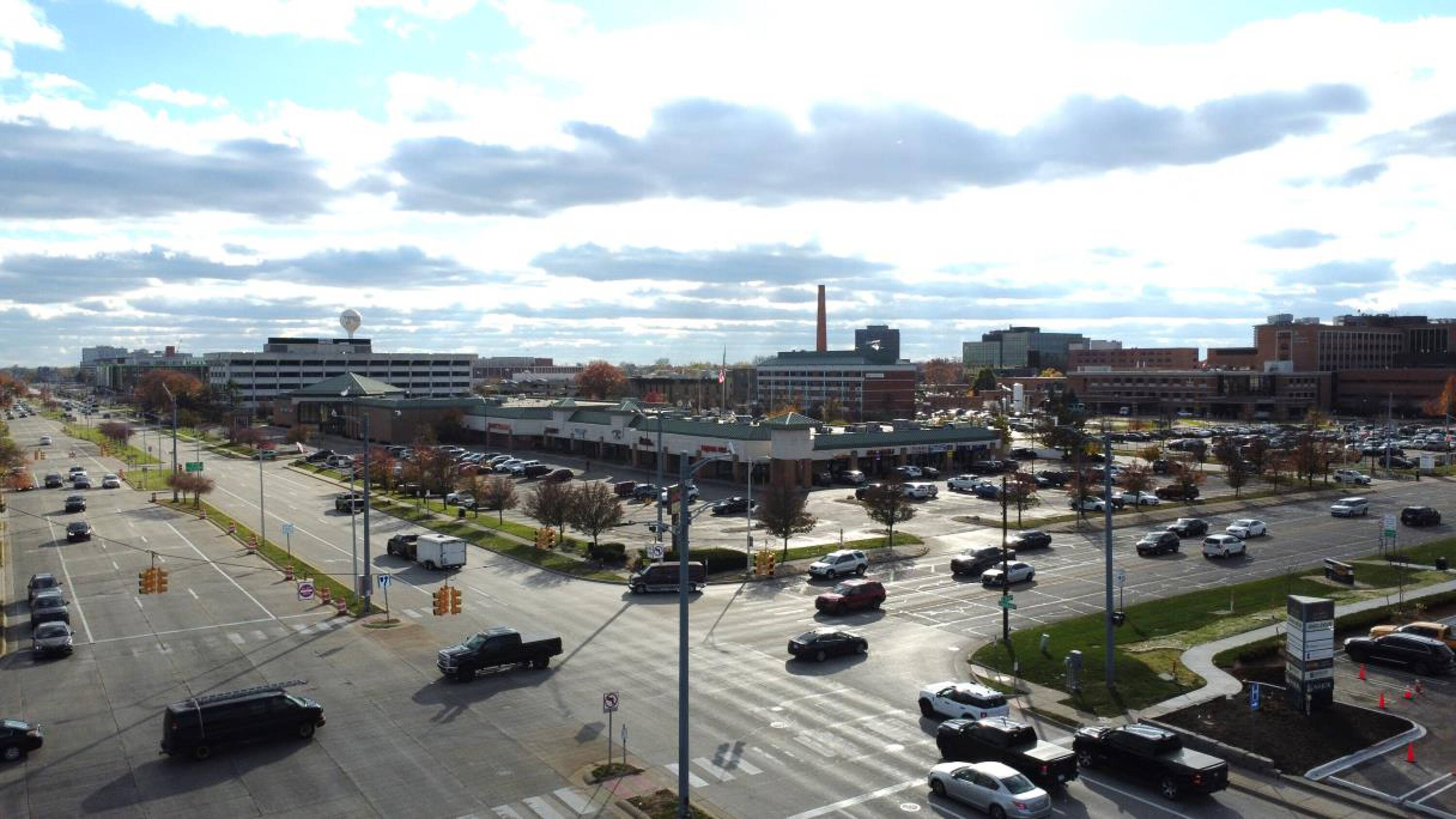 22555 22883 Greenfield Plaza, Southfield, MI 48075