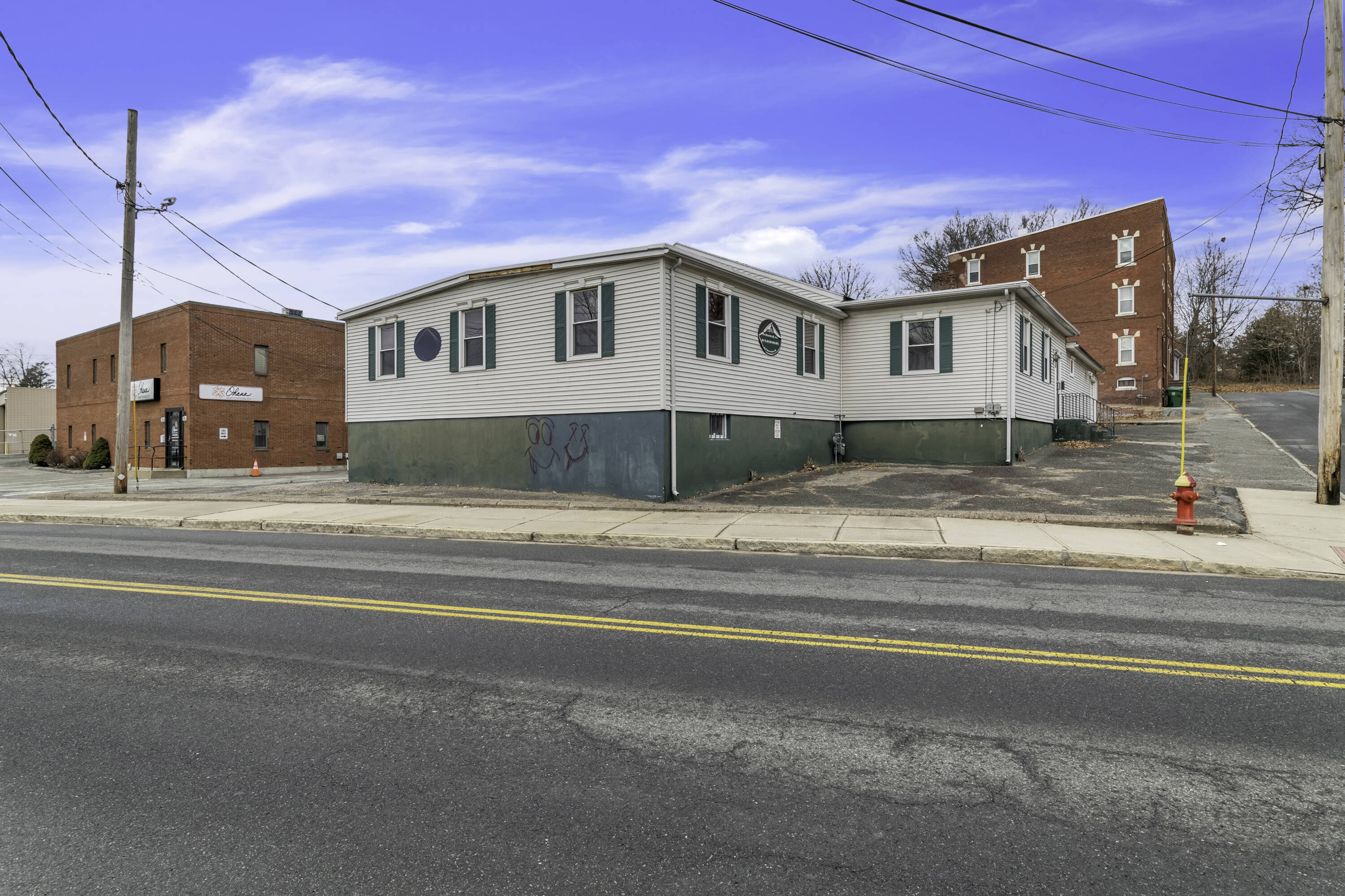 43 Sheridan St, Chicopee, MA 01020