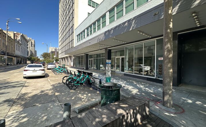 Pictures of Retail property located at 333 Laurel St, Baton Rouge, LA 70801 for lease - image #1