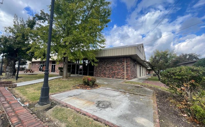 Pictures of Retail property located at 5115 Homberg Dr, Knoxville, TN 37919 for lease - image #1