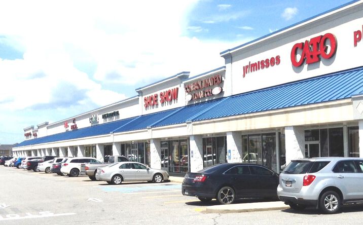 Pictures of Retail property located at 116 Benjamin H Hill Dr W, Fitzgerald, GA 31750 for lease - image #1
