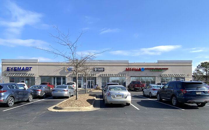 Pictures of Retail property located at 893 N Gloster St, Tupelo, MS 38804 for lease - image #1