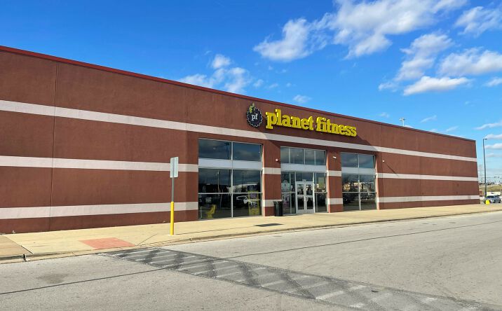 Pictures of Retail property located at 17643 -17681 Torrence Ave, Lansing, IL 60438 for lease - image #1
