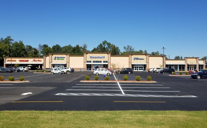 Pictures of Retail, Office, Restaurant property located at 7601 E Brainerd Rd, Chattanooga, TN 37421 for lease - image #1