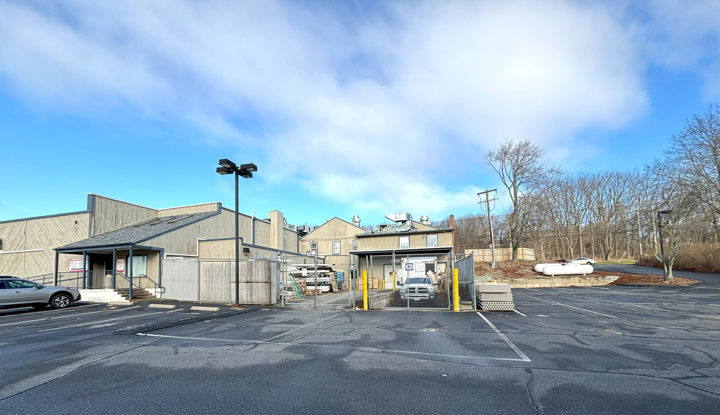 464 S Main St, Colchester, CT 06415