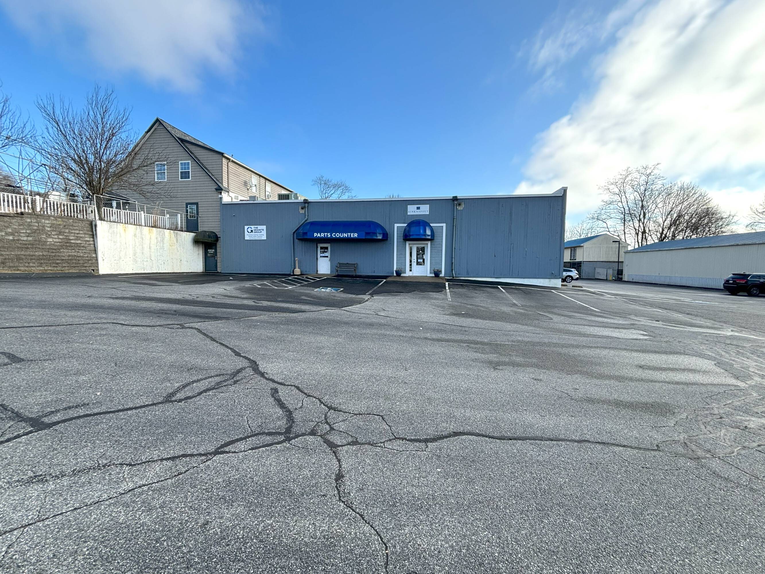 464 S Main St, Colchester, CT 06415