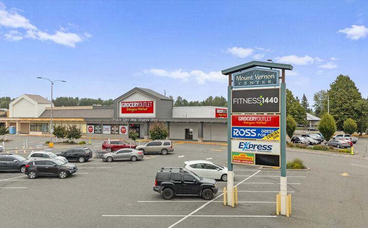 Pictures of Retail property located at 525 E College Way, Mt Vernon, WA 98273 for lease - image #1