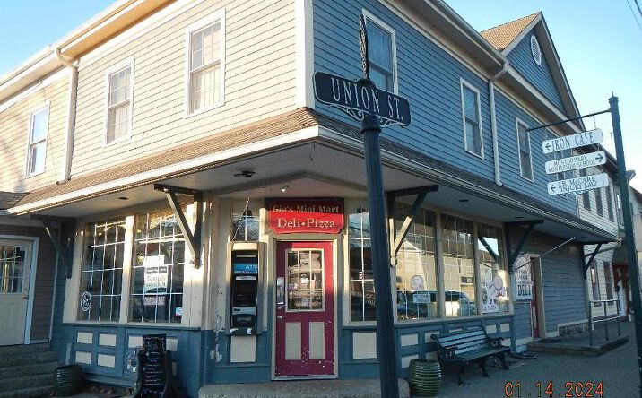 Pictures of Retail property located at 98 Clinton St, Montgomery, NY 12549 for lease - image #1