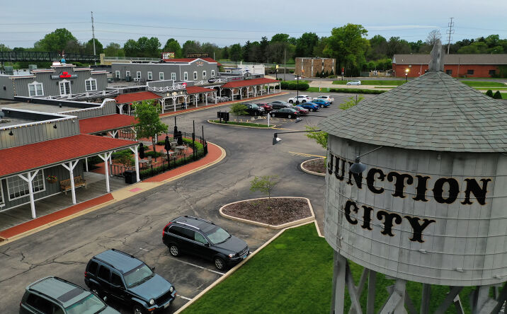 Pictures of Retail, Office, Restaurant property located at 5901 N Prospect Rd, Peoria, IL 61614 for lease - image #1