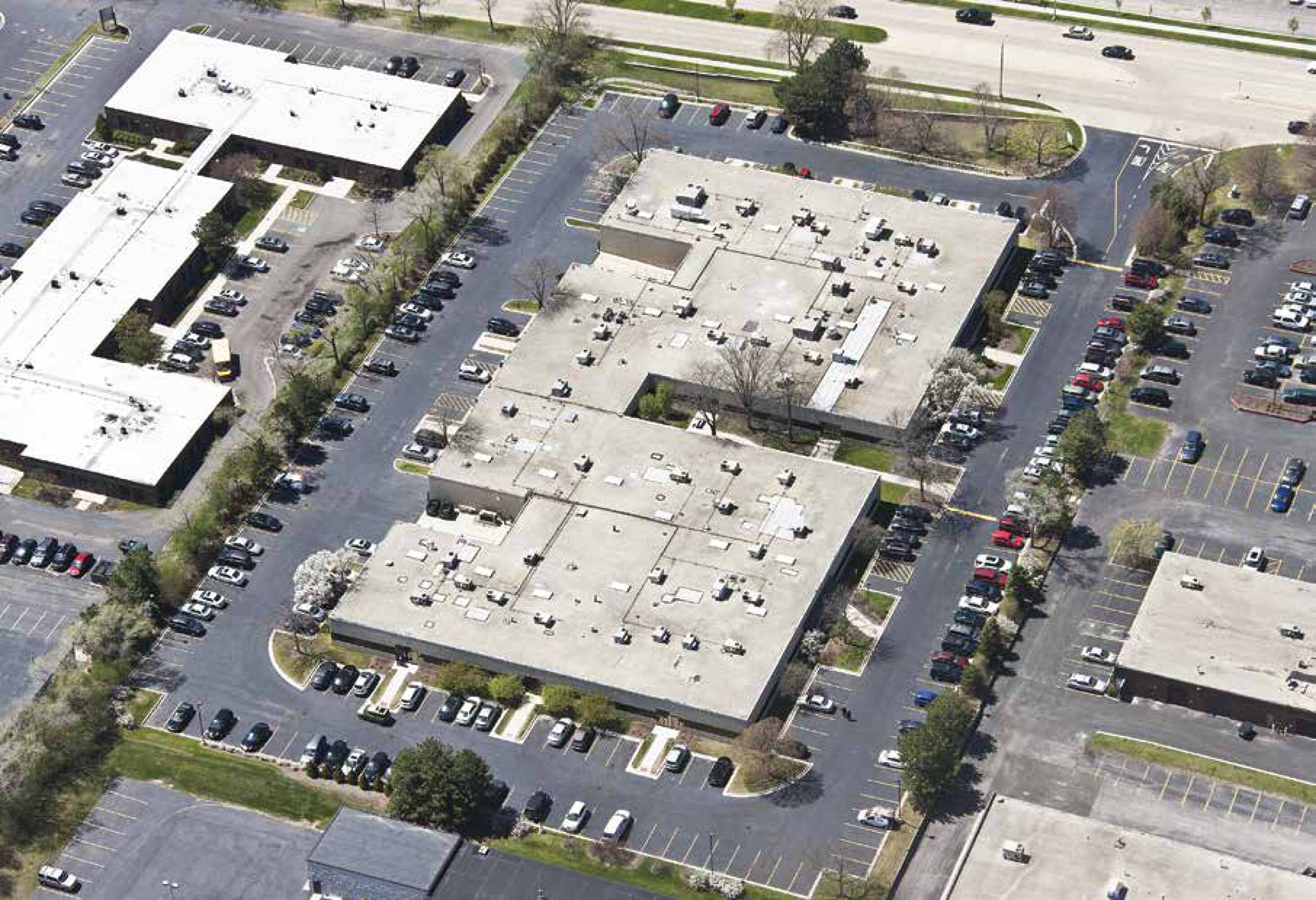 2505 S Finley Rd, Lombard, IL 60148