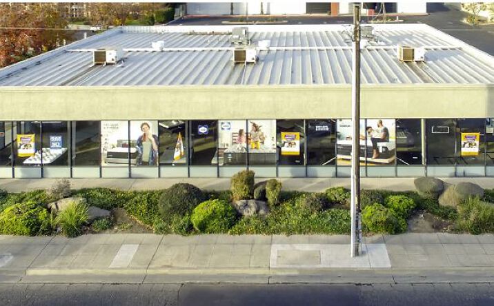 Pictures of Retail property located at 4222 W Shaw Ave, Fresno, CA 93722 for lease - image #1