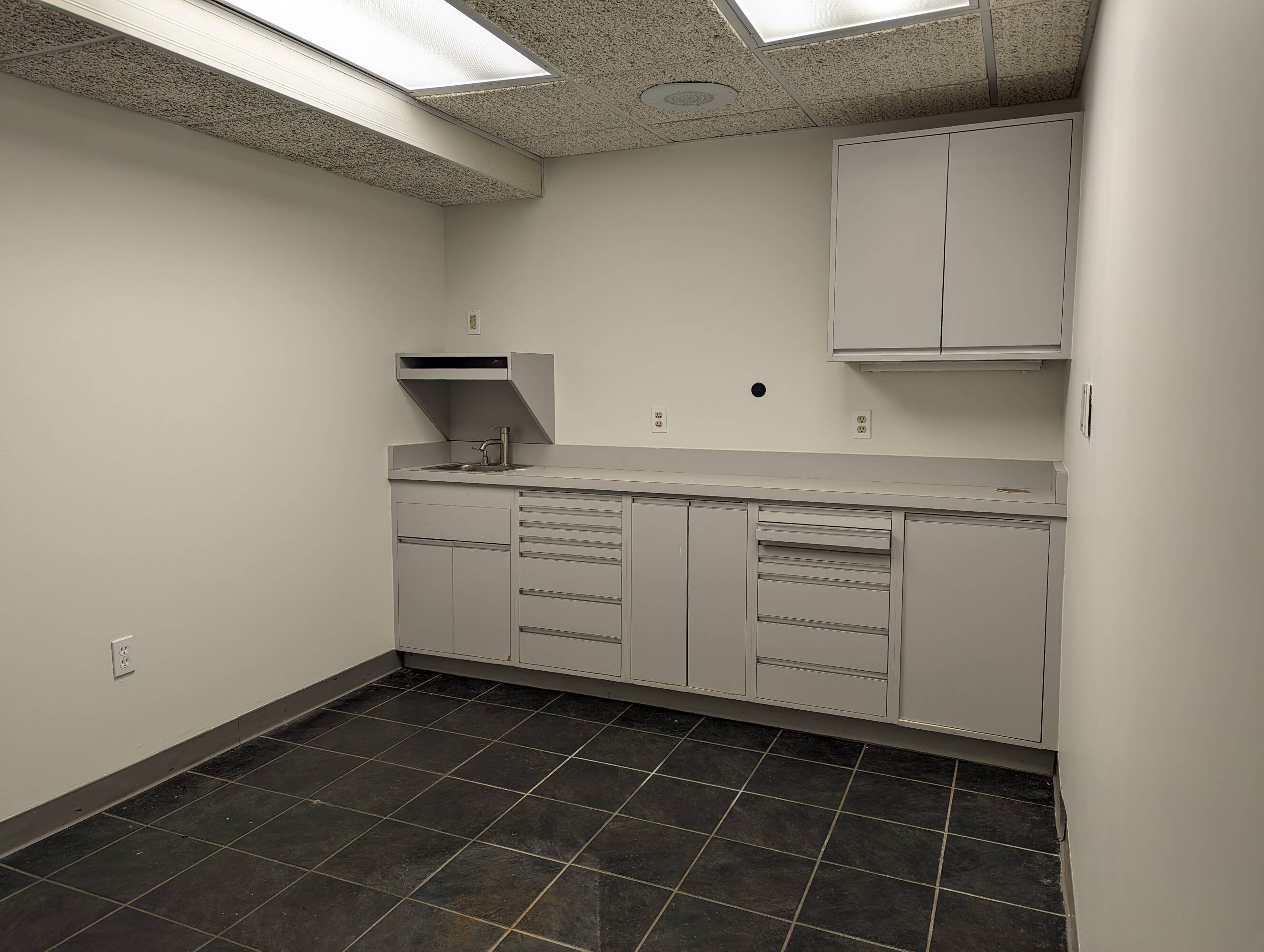 811 Washington Rd, Sayreville, NJ 08859