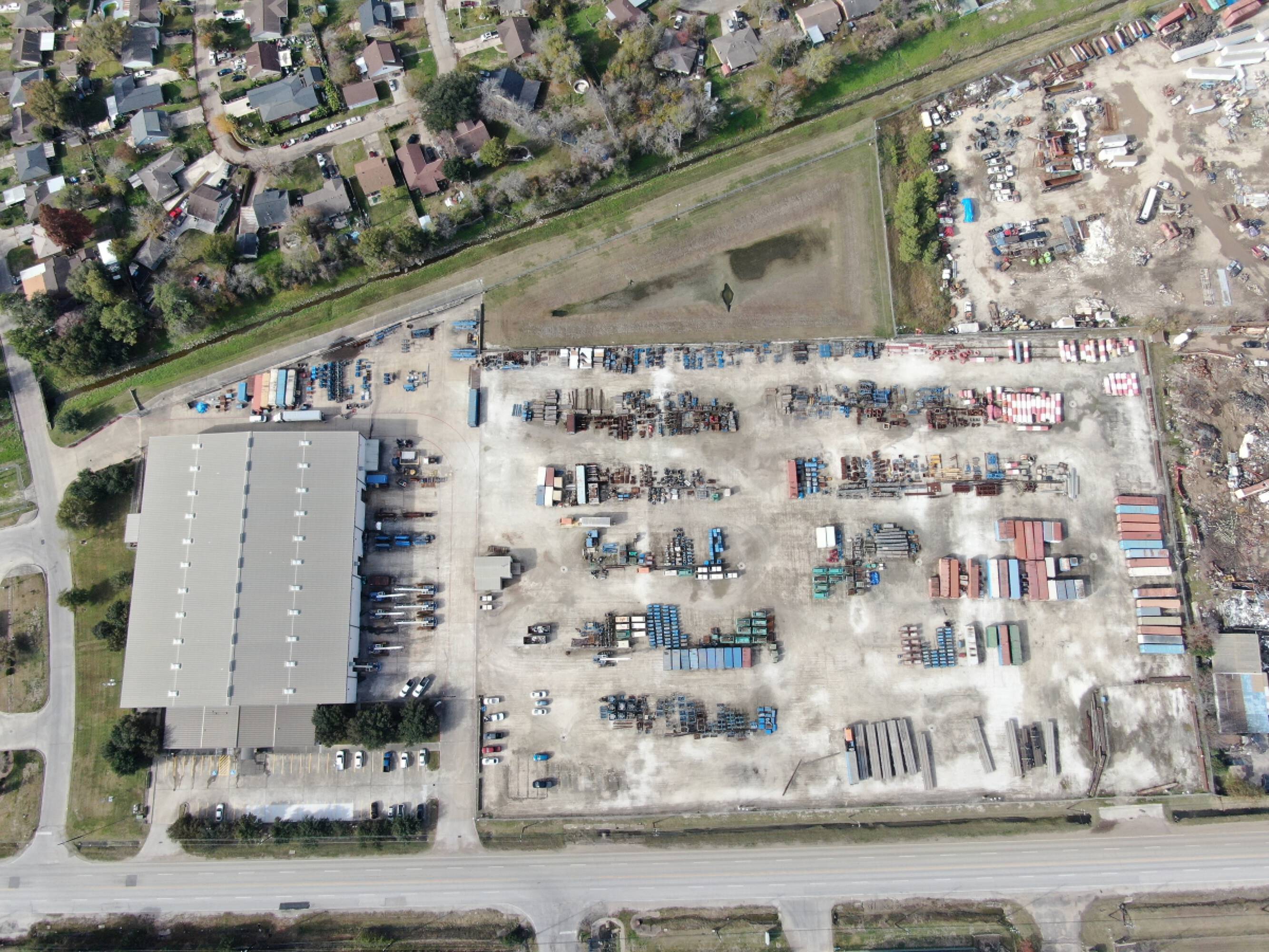 Under Contract I ±66,500 SF | IOS Facility | ±15 Acres