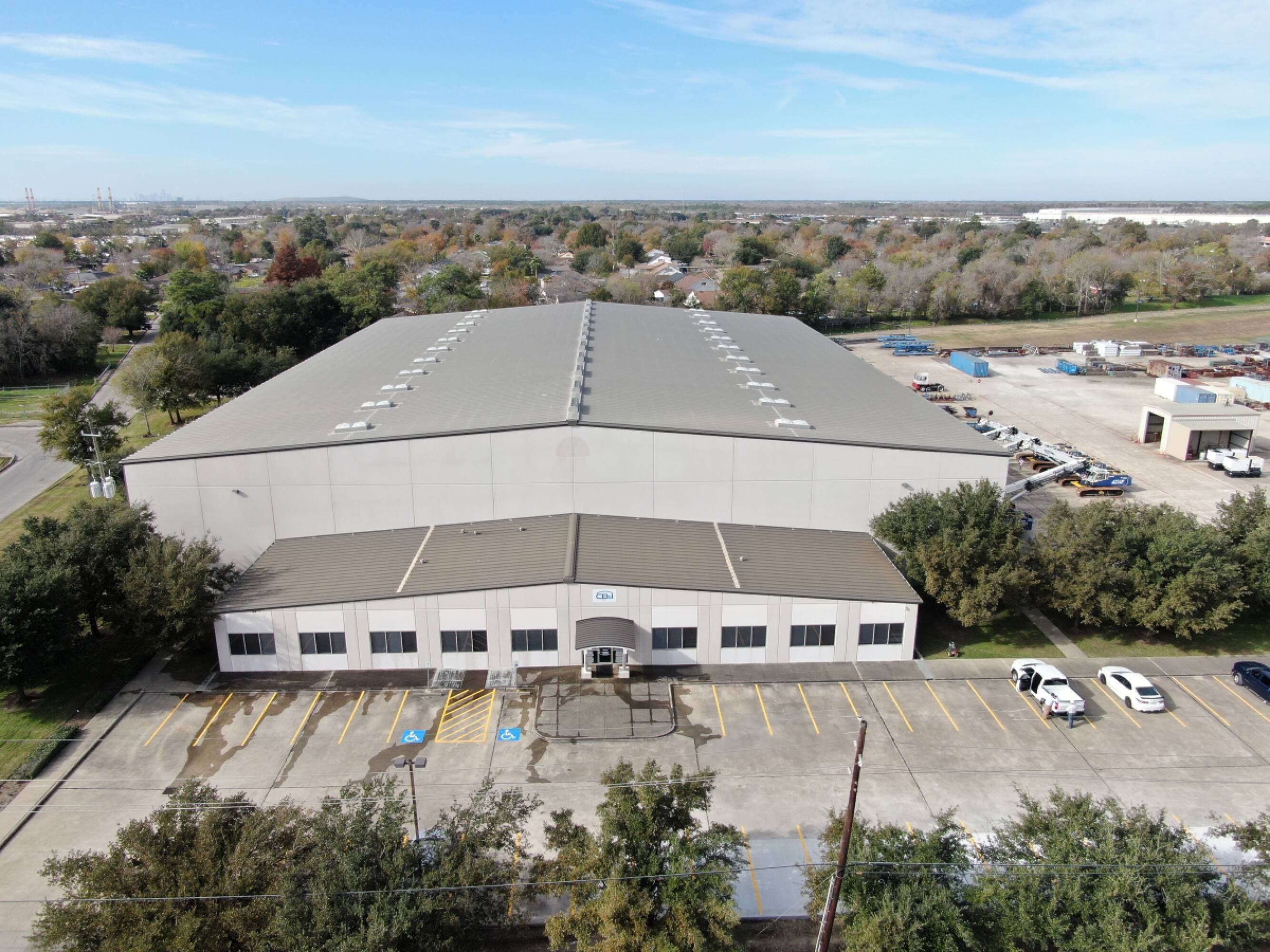 Under Contract I ±66,500 SF | IOS Facility | ±15 Acres