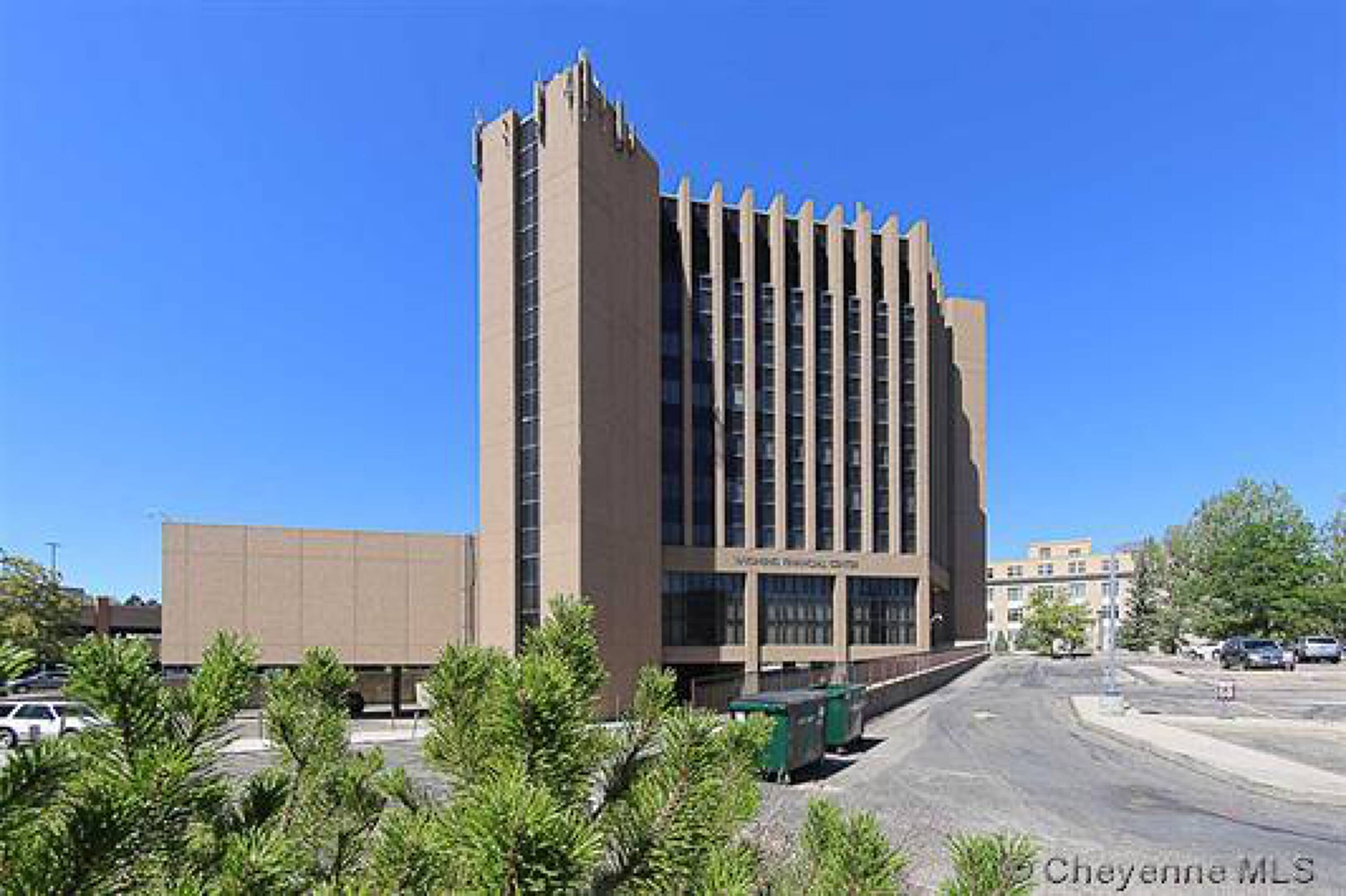 2020 Carey Ave, Cheyenne, WY 82001