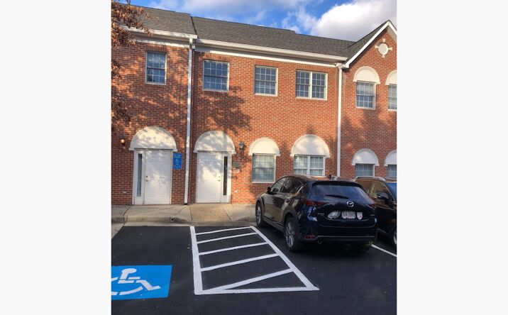 Pictures of Office property located at 722 Grant St, Herndon, VA 20170 for lease - image #1