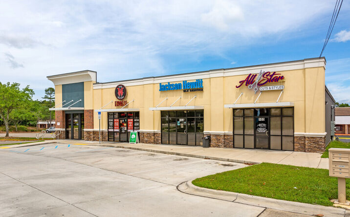 Pictures of Retail property located at 950 W Tharpe St, Tallahassee, FL 32303 for lease - image #1