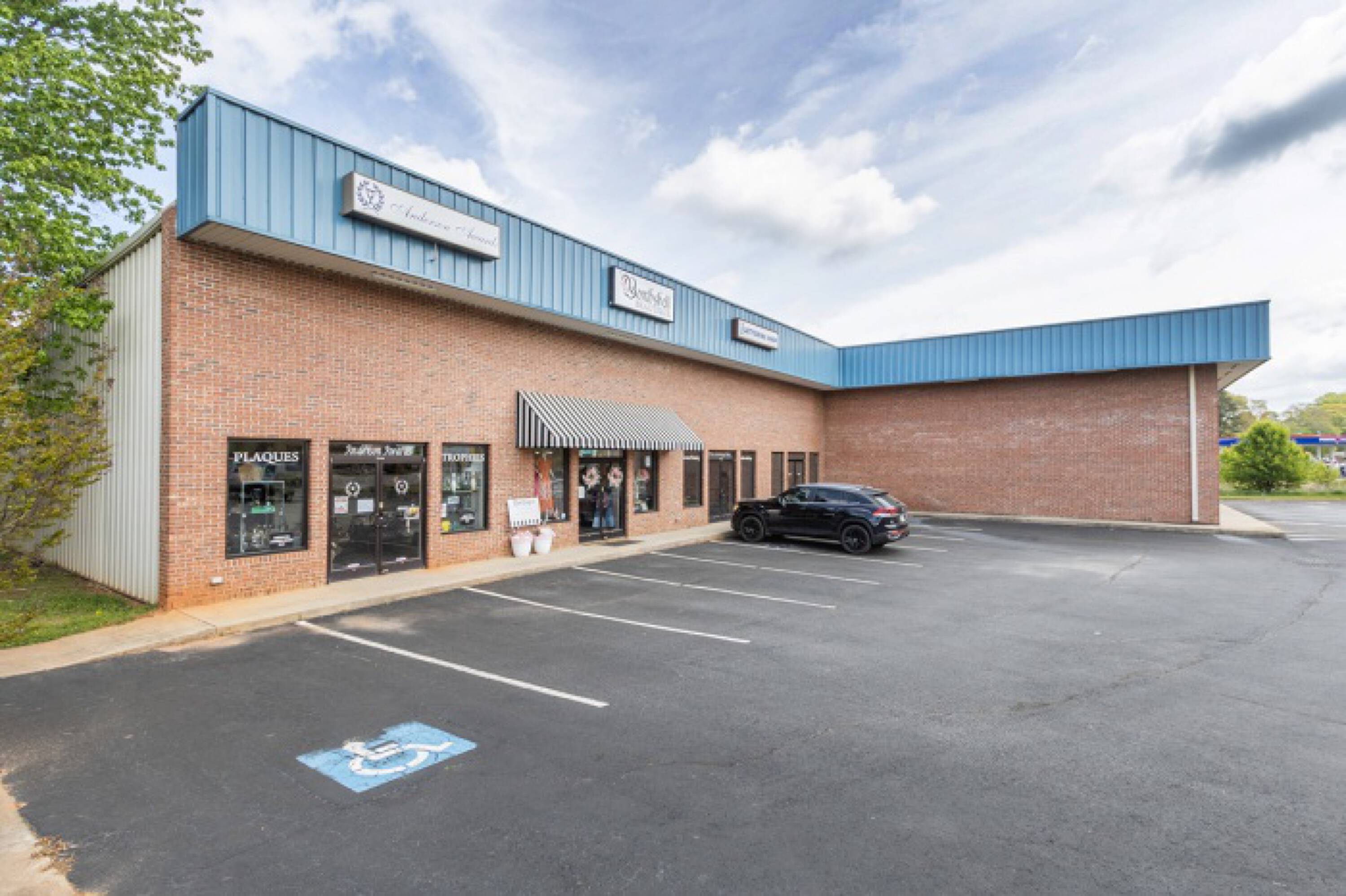 708 Whitehall Rd, Anderson, SC 29625