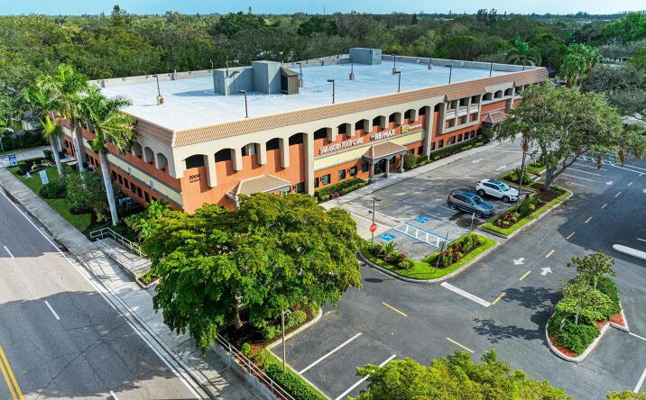 Pictures of Office property located at 2000 Webber St, Sarasota, FL 34239 for lease - image #1