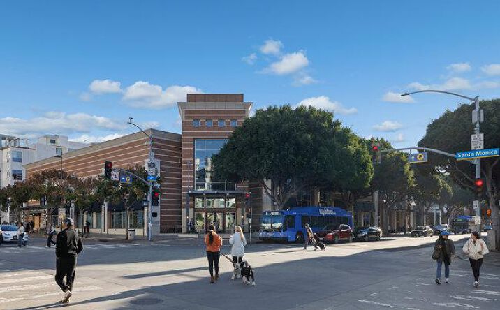 Pictures of Retail property located at 402 Santa Monica Blvd, Santa Monica, CA 90401 for lease - image #1