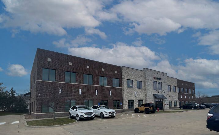 Pictures of Office property located at 1501 Boyson Square Dr, Hiawatha, IA 52233 for lease - image #1