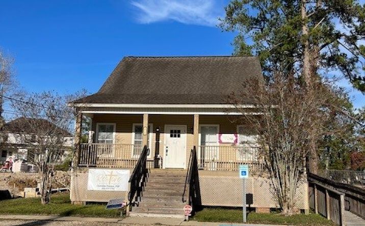 Pictures of Office property located at 215 North St, Denham Springs, LA 70726 for lease - image #1