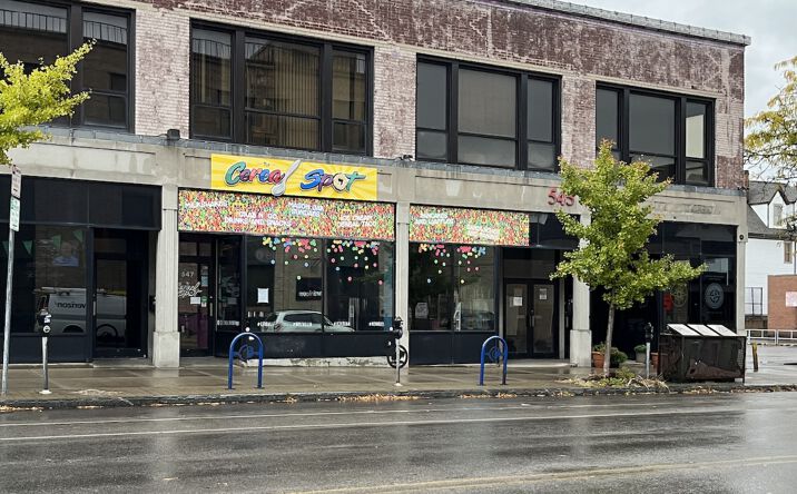 Pictures of Retail, Restaurant property located at 547 Elmwood Ave, Buffalo, NY 14222 for lease - image #1