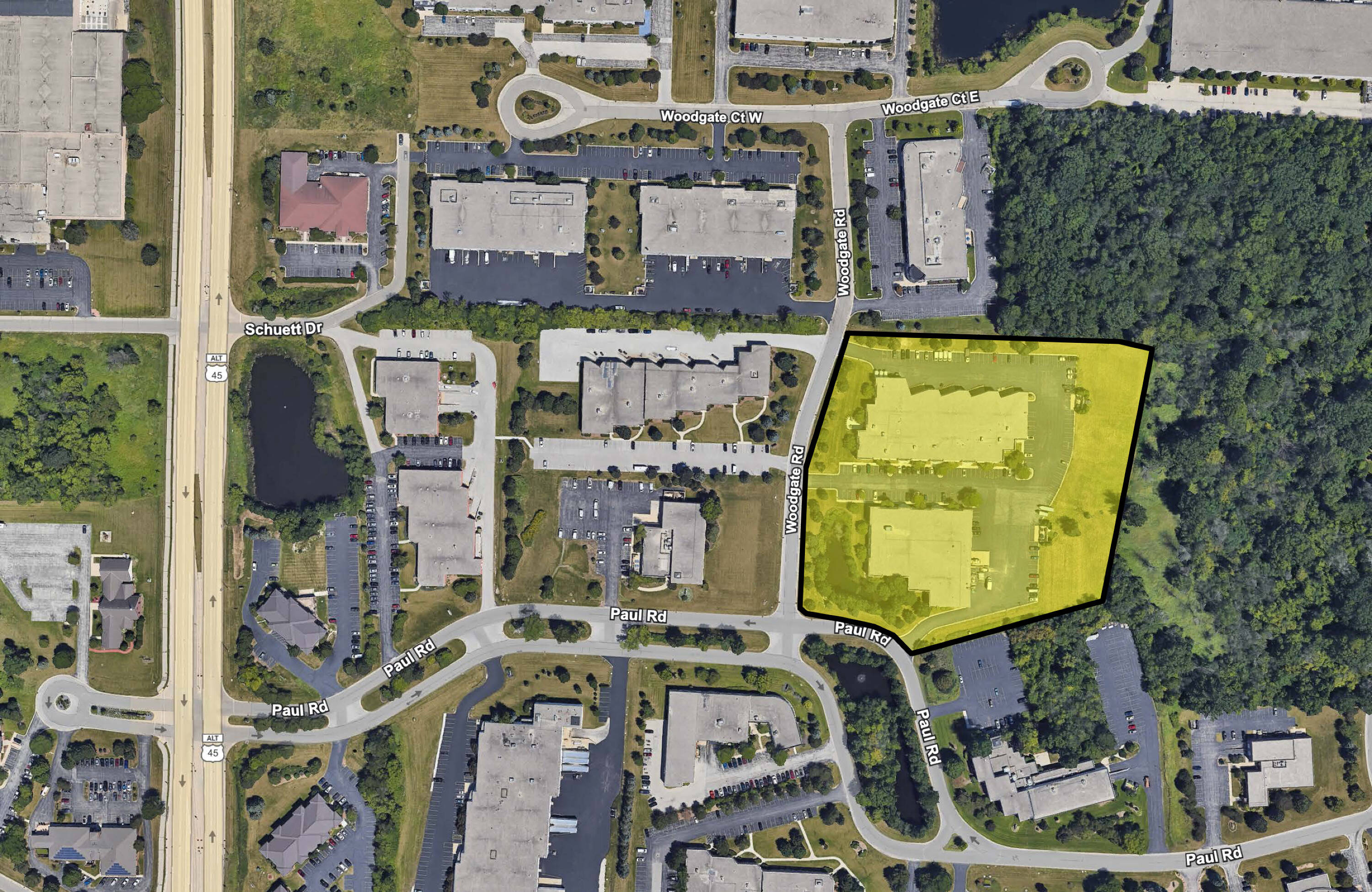 w237n2878 Woodgate Rd, Pewaukee, WI 53072