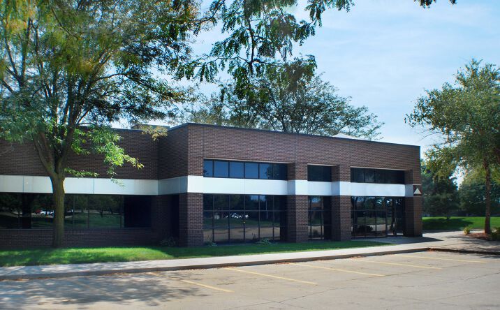 Pictures of Office property located at 11304 NW Aurora Ave., Urbandale, IA 50322 for lease - image #1