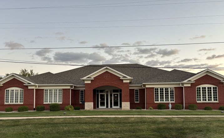 Pictures of Office property located at 410 Crestview Dr, O'Fallon, MO 63366 for lease - image #1