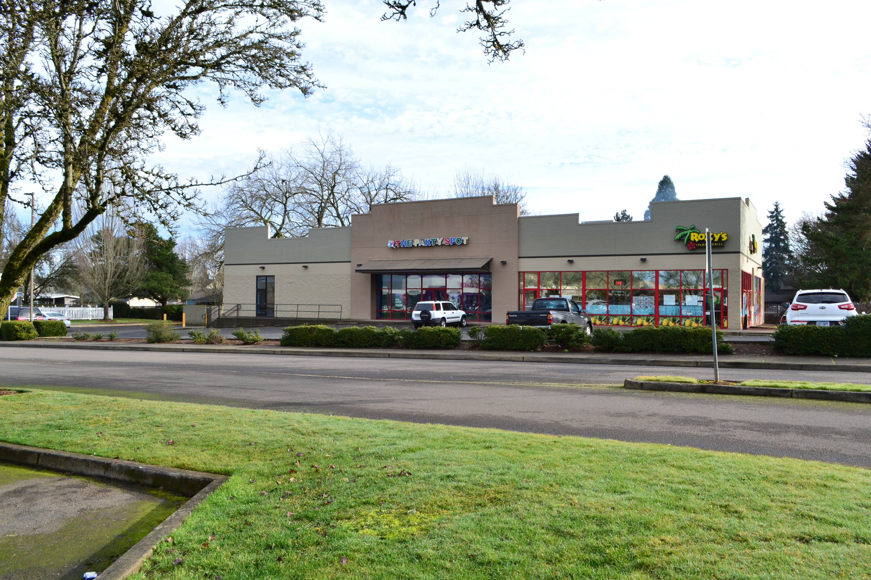 20535 SW Tualatin Valley Hwy, Aloha, OR 97006 | Crexi.com