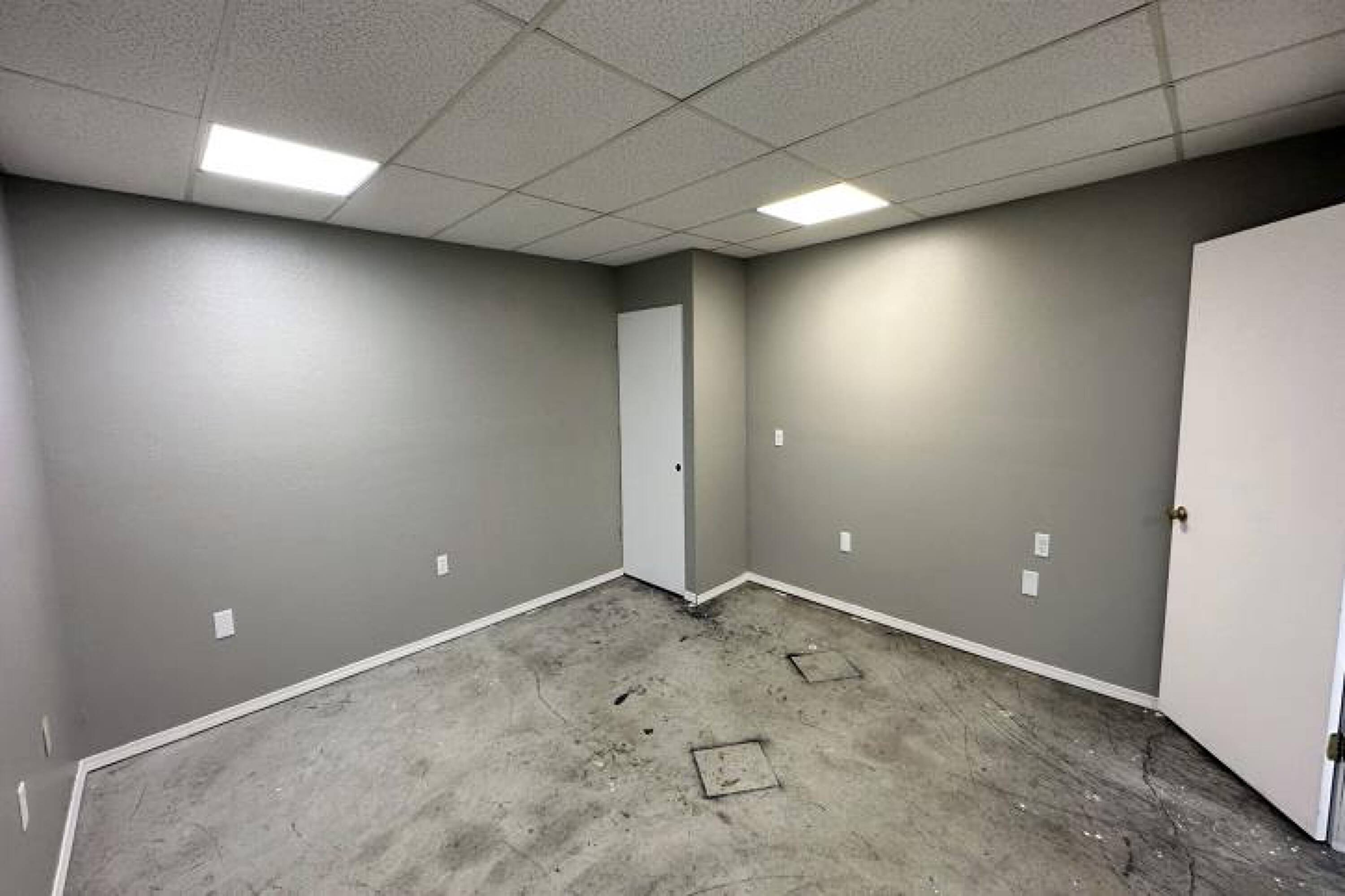 1244 W Dean Rd, Temperance, MI 48182