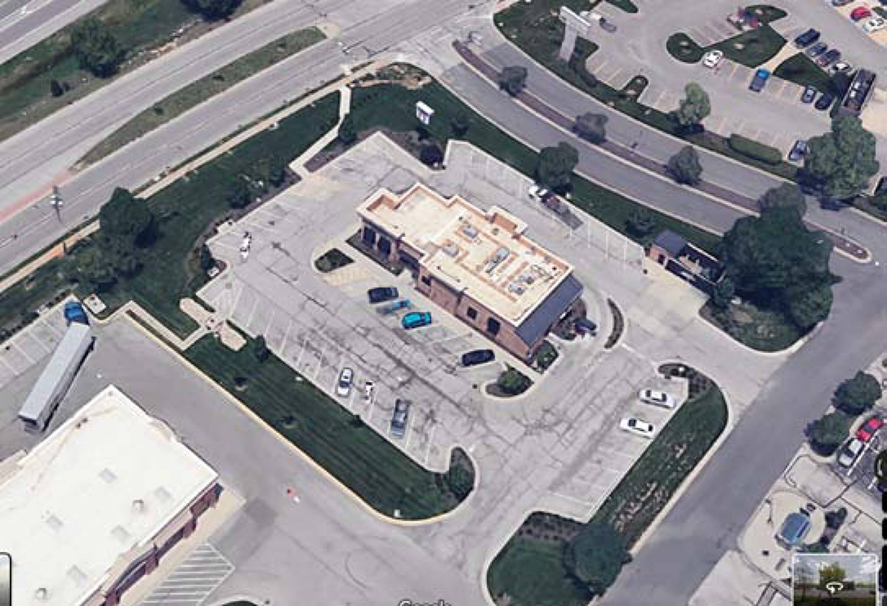 12195 S STRANG LINE RD Olathe KS 66062-5220 APN: DP68130000 0002 ...