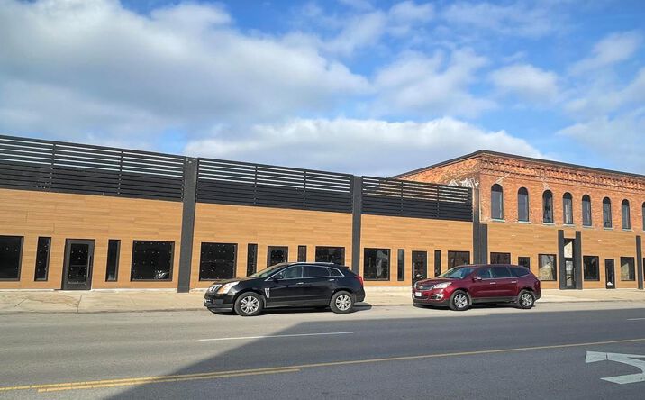 Pictures of Retail, Office property located at 825 – 827 N. Summit Street, Toledo, OH 43604 for lease - image #1